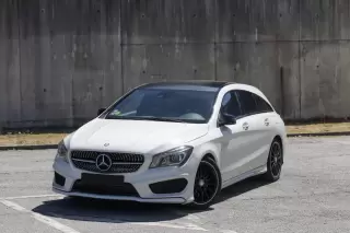 Mercedes-Benz CLA 220 D SHOOTING BRAKE ORANGE - AMG LINE — fotografia 1