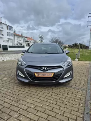 Hyundai i30 SW 1.4 CRDi Blue Active — fotografia 1