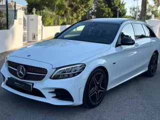 Mercedes-Benz C 300 de AMG Line — fotografia 1