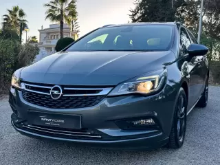 Opel Astra Sports Tourer 1.6 CDTI 120 Anos S/S — fotografia 1