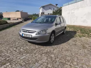 Peugeot 307 SW 2.0 HDi 136 Cuir — fotografia 1