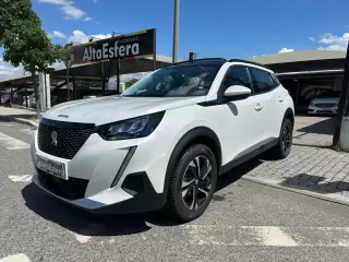 Peugeot 2008 1.5 BlueHDi Allure — fotografia 1
