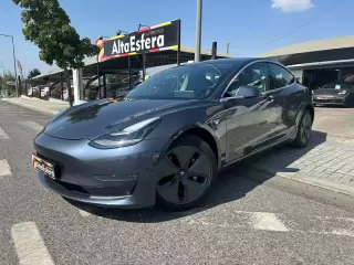 Tesla Model 3 Long Range AWD Dual Motor — fotografia 1