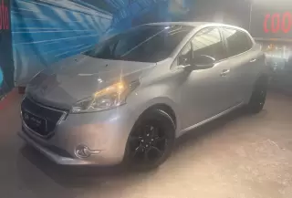 Peugeot 208 1.2 VTi Active — fotografia 1