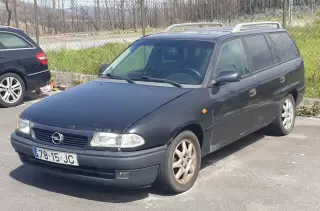 Opel Astra Caravan 1.7 TD Sport — fotografia 1