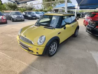 MINI Cooper 1.6 i Exclusive — fotografia 1