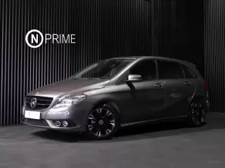Mercedes-Benz B 180 d 7G-DCT — fotografia 1