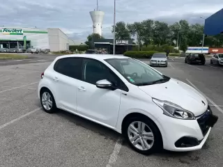 Peugeot 208 PureTech 82 Start & Stop Style — fotografia 1
