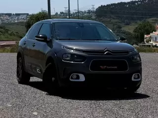 Citroën C4 Cactus 1.2 PureTech Shine EAT6 — fotografia 1