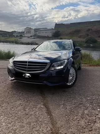 Mercedes-Benz C 200 d Exclusive — fotografia 1