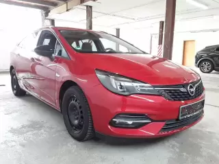 Opel Astra Sports Tourer 1.2 Turbo Business Edition — fotografia 1