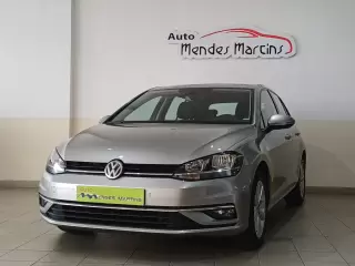 VW Golf 1.6 TDI Confortline — fotografia 1