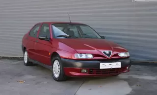 Alfa Romeo 146 1.4 TS 16V Lusso — fotografia 1