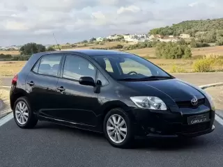 Toyota Auris 1.4 VVT-i AC — fotografia 1