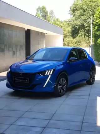 Peugeot e-208 E GT Line — fotografia 1