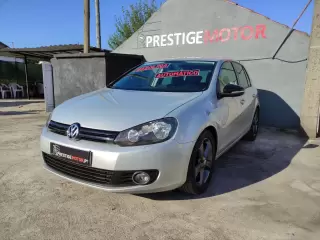 VW Golf 1.2 TSi BlueMotion DSG Cup — fotografia 1