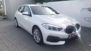 BMW 116 d Pack Essence — fotografia 1