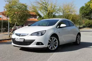 Opel Astra GTC 1.7 CDTi S/S — fotografia 1