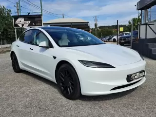 Tesla Model 3 Tração Traseira Premium — fotografia 1