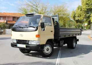 Toyota Dyna 280 — fotografia 1