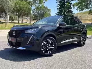 Peugeot e-2008 50 kWh Allure Pack — fotografia 1