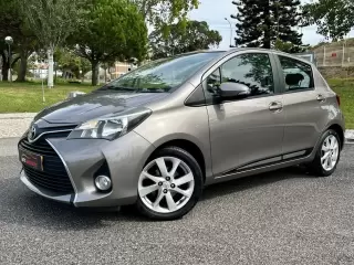 Toyota Yaris 1.0 VVT-i Comfort — fotografia 1
