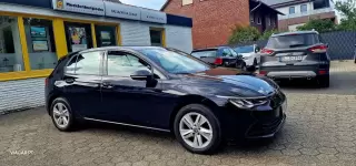 VW Golf 1.0 TSI Life — fotografia 1