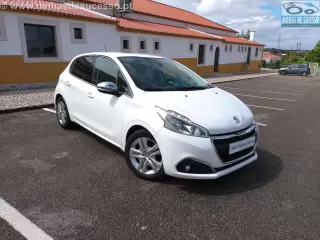 Peugeot 208 1.5 BlueHDi Allure — fotografia 1