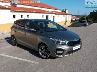 Kia Carens 1.7 CRDI ISG TX 7 Lug — fotografia 1