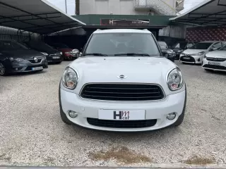 MINI Countryman One D — fotografia 1