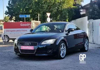 Audi TT Coupé 2.0 TDI quattro — fotografia 1