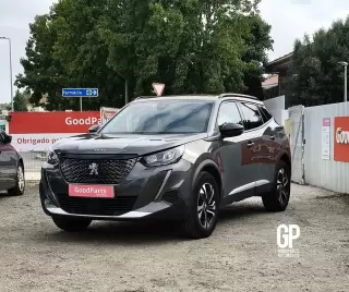 Peugeot 2008 1.2 PureTech Allure — fotografia 1