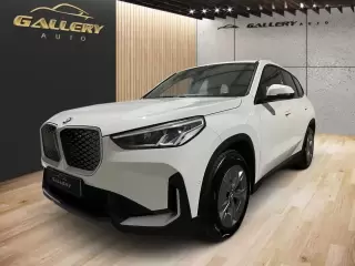 BMW iX1 eDrive20 — fotografia 1