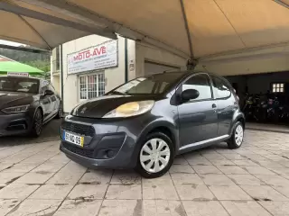 Peugeot 107 1.0 Access — fotografia 1