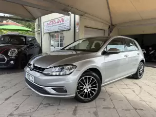 VW Golf 1.6 TDI Confortline — fotografia 1