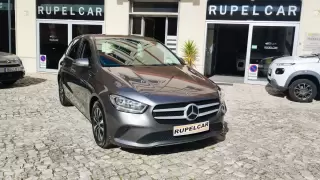 Mercedes-Benz B 180 d Progressive — fotografia 1