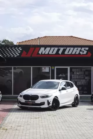BMW 116 d Pack M Auto — fotografia 1