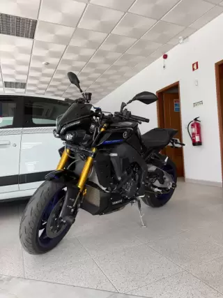 Yamaha MT-10 SP — fotografia 1