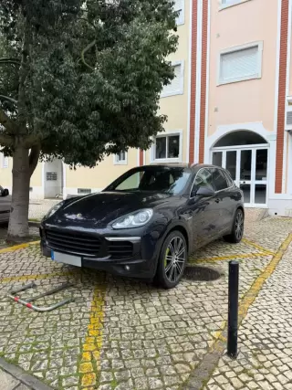 Porsche Cayenne S E-Hybrid — fotografia 1