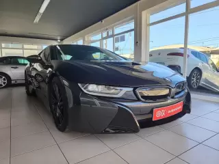 BMW i8 Standard — fotografia 1