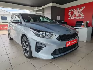 Kia Ceed SW 1.6 CRDi TX+SRF — fotografia 1