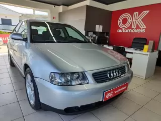 Audi A3 1.9 TDI Attraction — fotografia 1