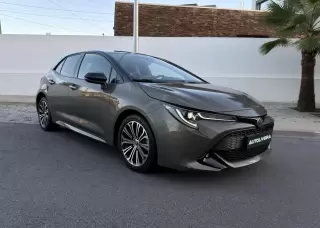Toyota Corolla 1.8 Hybrid Square Collection — fotografia 1