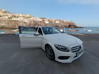 Mercedes-Benz C 220 d AMG Line — fotografia 1
