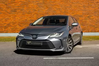 Toyota Corolla 1.8 Hybrid Exclusive — fotografia 1