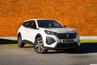 Peugeot 2008 1.2 PureTech Allure — fotografia 1