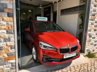 BMW 216 Active Tourer d Line Luxury — fotografia 1