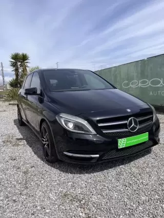 Mercedes-Benz B 180 CDI BlueEFFICIENCY — fotografia 1