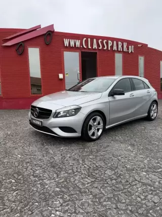 Mercedes-Benz A 160 d Style — fotografia 1