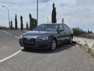 Audi A4 2.0 TDI Advance — fotografia 1